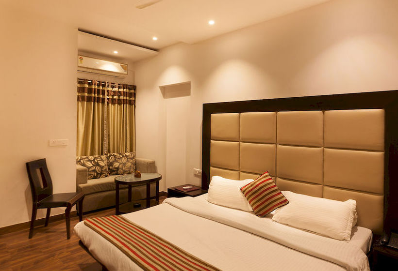Hotel Oyo Rooms Cyber City Grand 7
