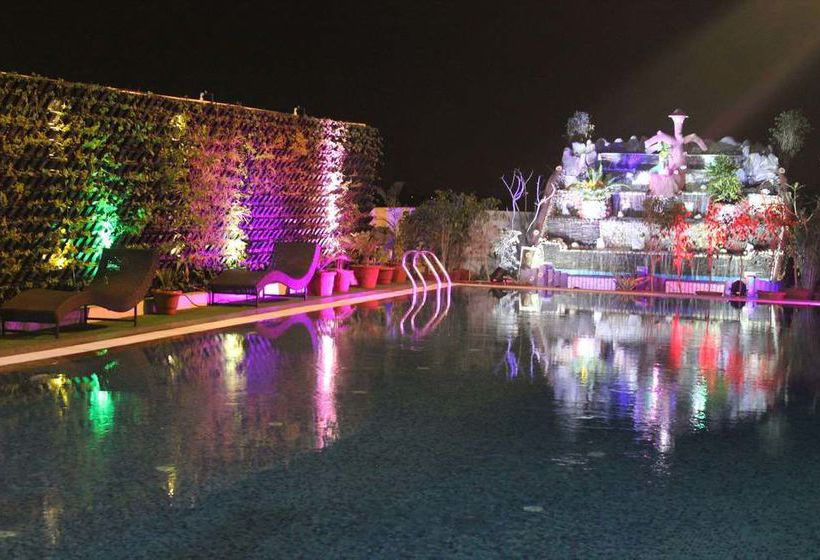 Hotel Xenious World Square 13