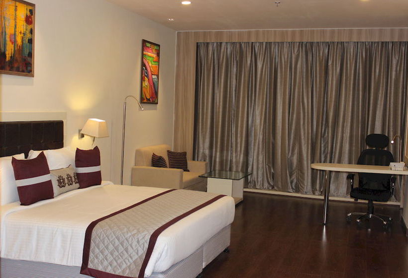 Hotel Xenious World Square 7