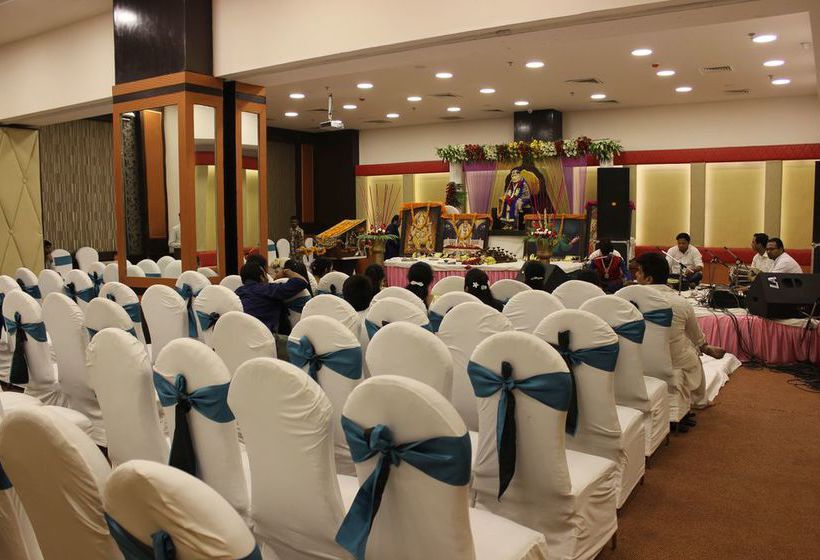 Hotel Xenious World Square 8