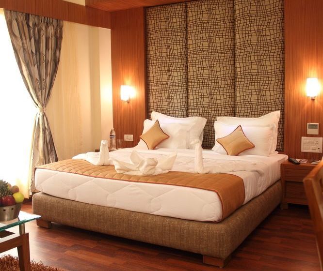 Hotel Pristine Residency 10