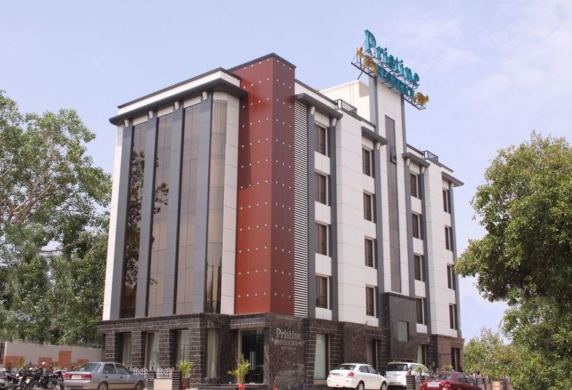 Hotel Pristine Residency 5