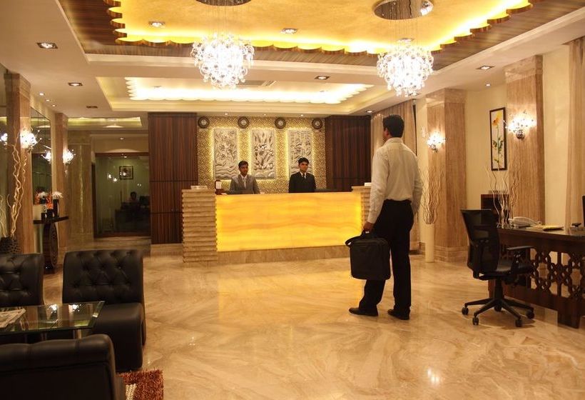 Hotel Pristine Residency 7