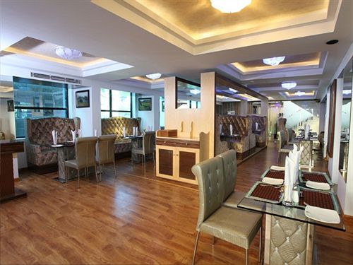 Hotel Tigers Roare 20