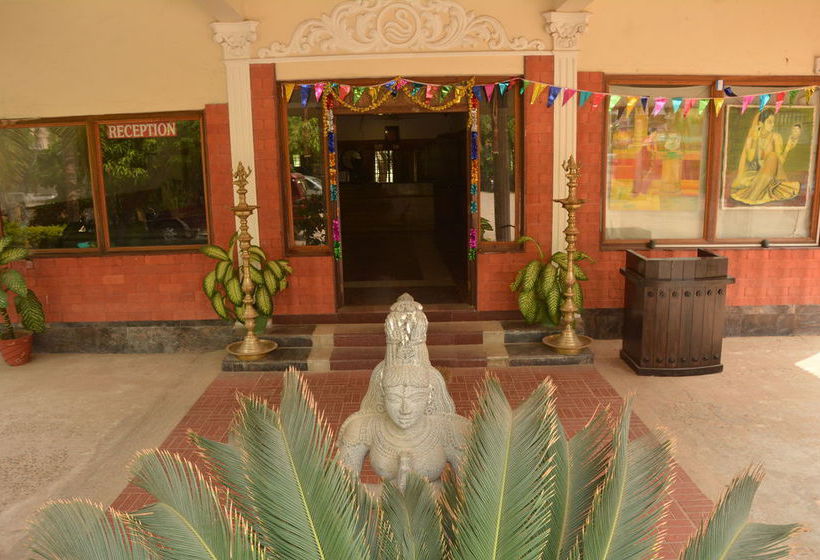 Hotel Sea Breeze Beach Resort 1