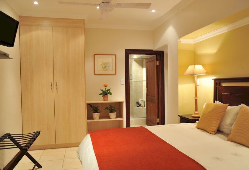 Pension Claires Of Sandton 11