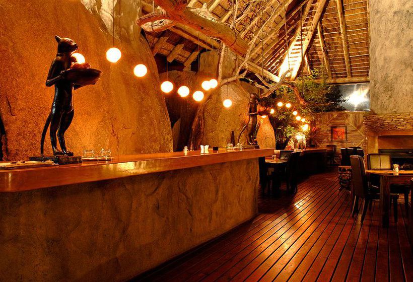 Hotel Manyatta Rock Camp 1