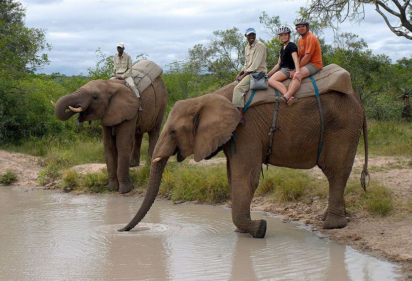 Hotel Manyatta Rock Camp 7