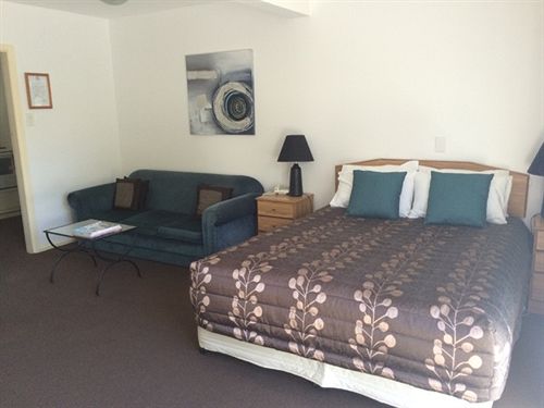 Motel Casino Court Motor Lodge 13