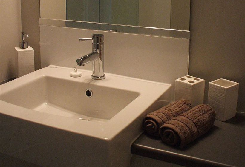 Sovereign Pier On The Waterways 10