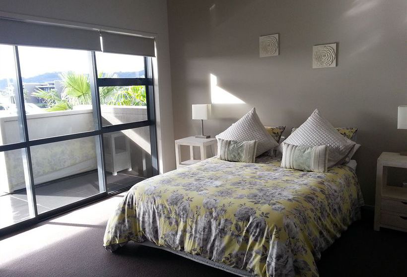 Sovereign Pier On The Waterways 12