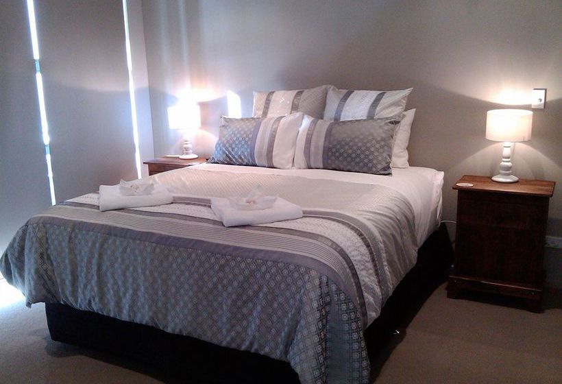 Sovereign Pier On The Waterways 17