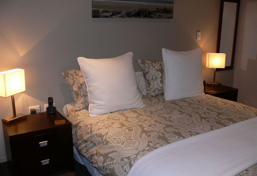 Sovereign Pier On The Waterways 4