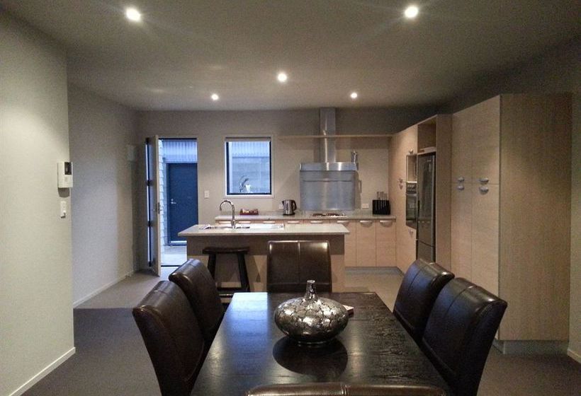 Sovereign Pier On The Waterways 8