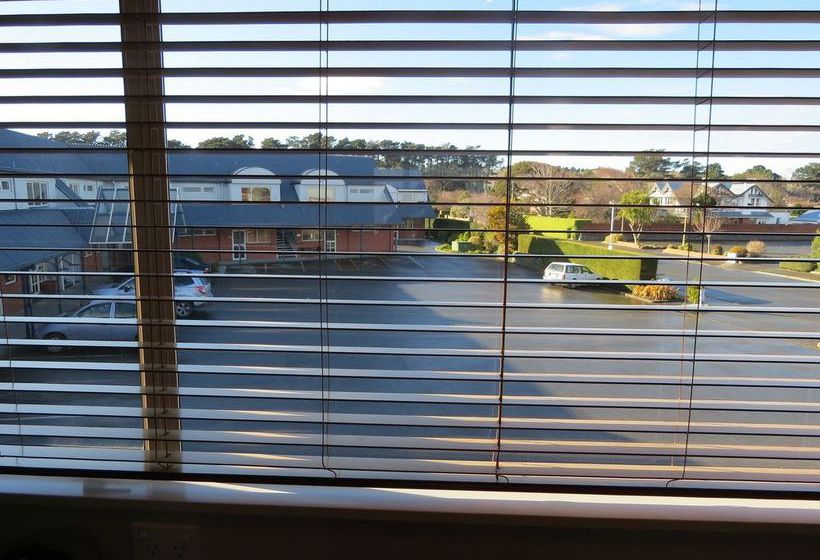 Homestead Villa Motel 12