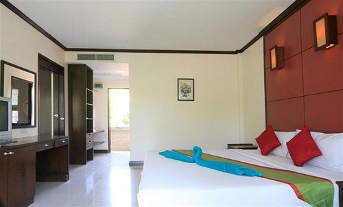 Hotel Nirundorn Resort 7