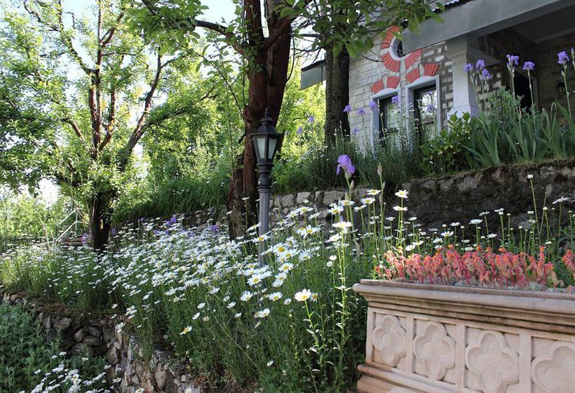 Hotel The Himalayan 2