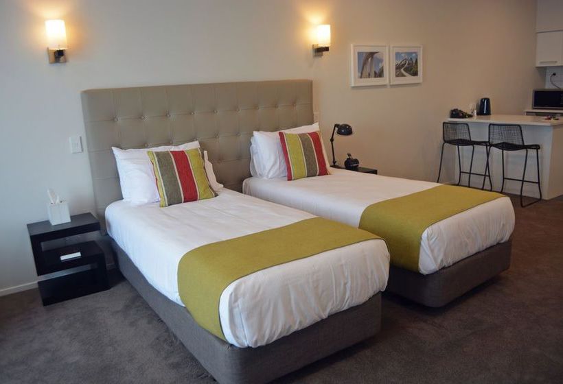 Hotel Clarion Suites Ambassador 2