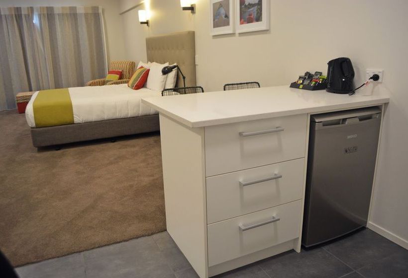 Hotel Clarion Suites Ambassador 8