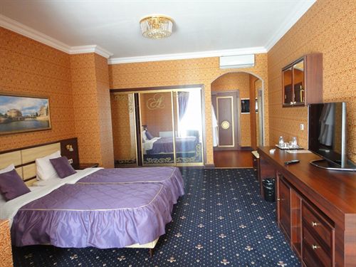 Hotel Avshar 19