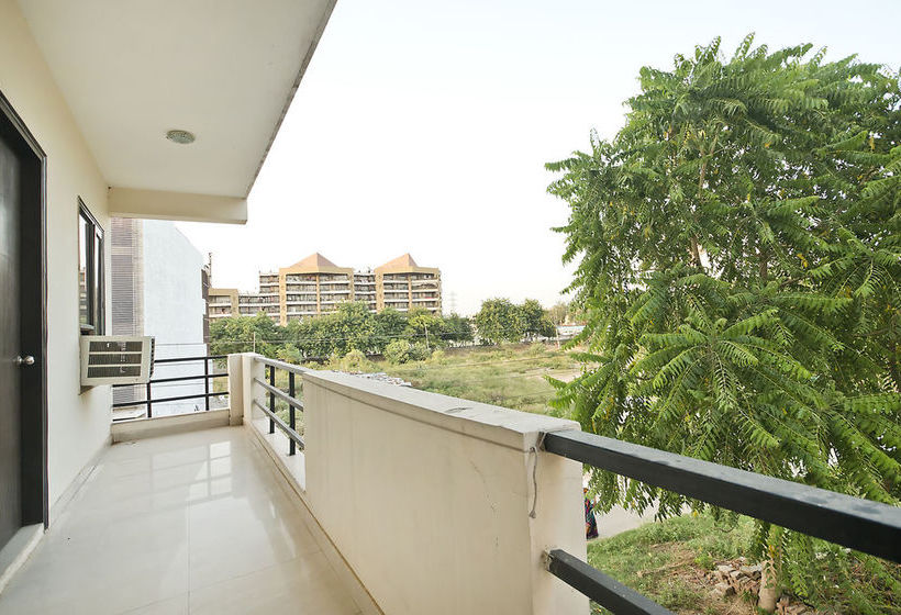 Hotel Oyo Rooms Galleria Market 19