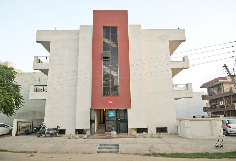 Hotel Oyo Rooms Galleria Market 7