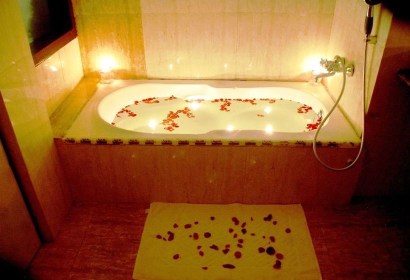 Mango Hotels Nagpur 17