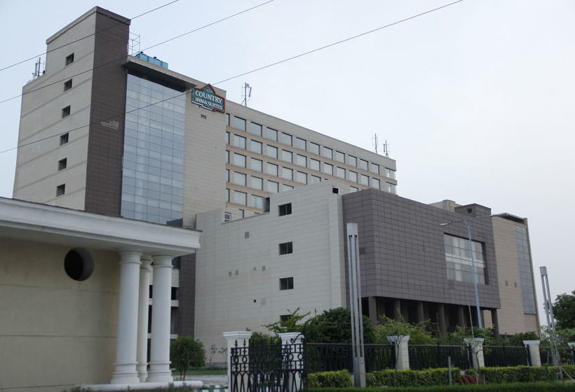 Hotel Country Inn & Suites Bathinda 20