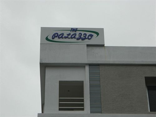 Hotel The Palazzo 19