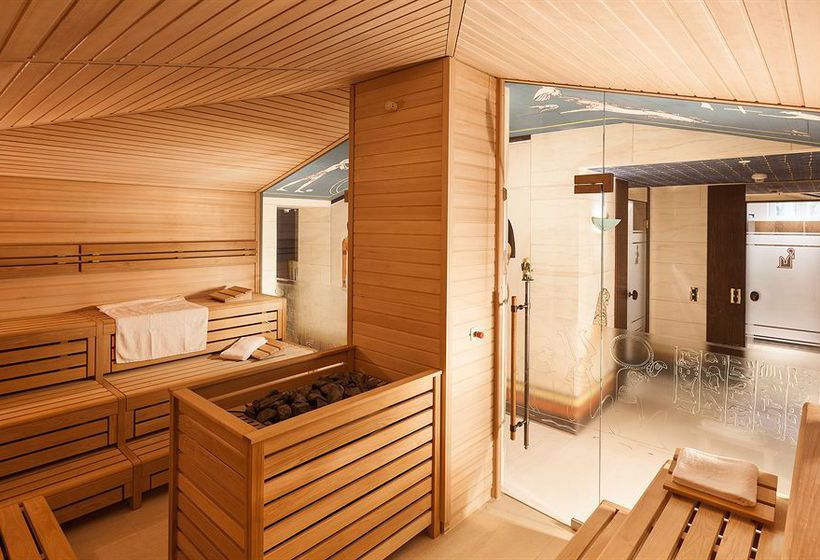 Derag Livinghotel De Medici 8