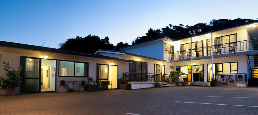 Outrigger Motel Paihia 1