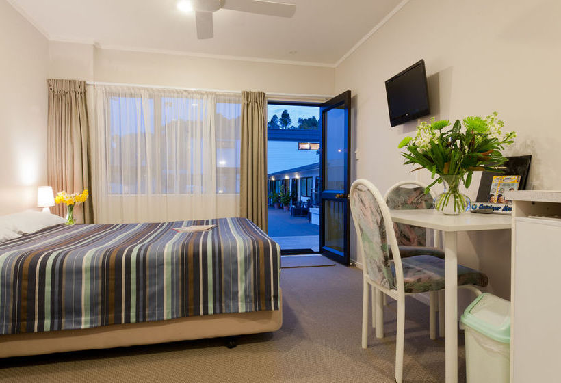 Outrigger Motel Paihia 3