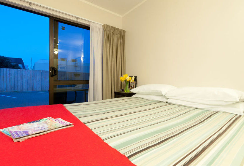 Outrigger Motel Paihia 4