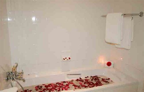 Hotel Valley Lodge And Spa-magaliesbrg 9