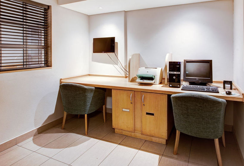 Hotel Road Lodge Cape Town International Airport 7