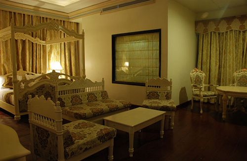 Hotel The Nagpur Ashok 14