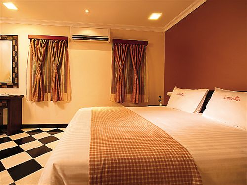 Hotel Meenakshi Sunshine 9