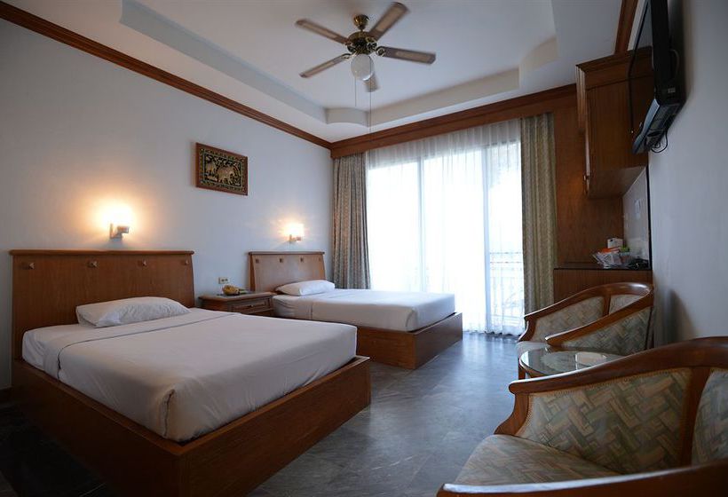 Hotel In On The Beach 1