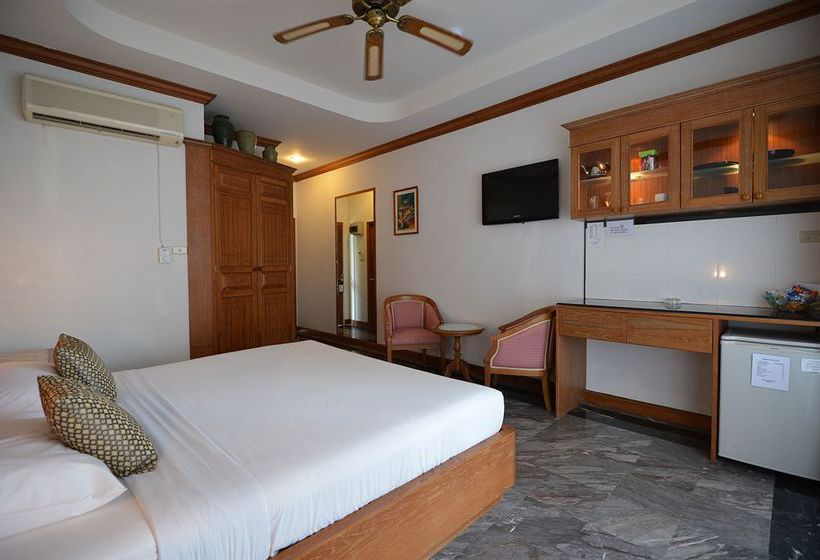 Hotel In On The Beach 12