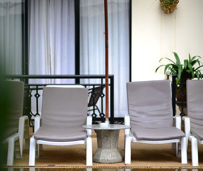 Hotel In On The Beach 19