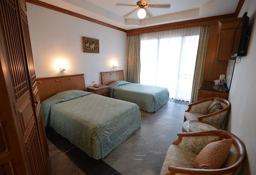 Hotel In On The Beach 2