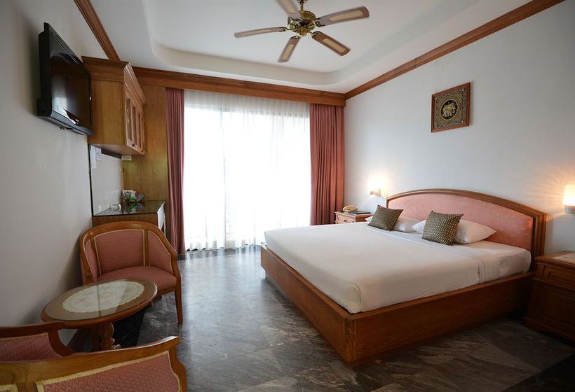 Hotel In On The Beach 3