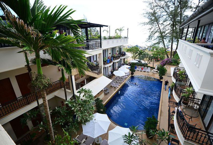 Hotel In On The Beach 7