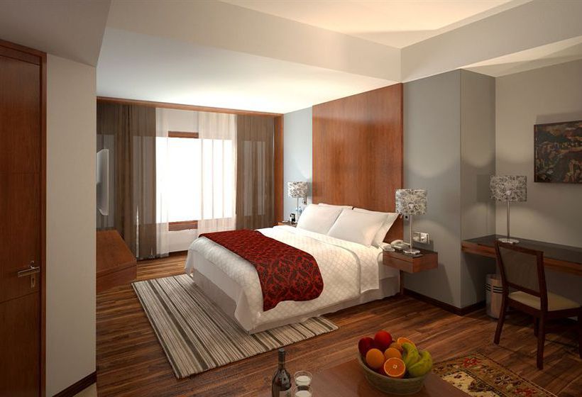 Lemon Tree Hotel Dehradun 11