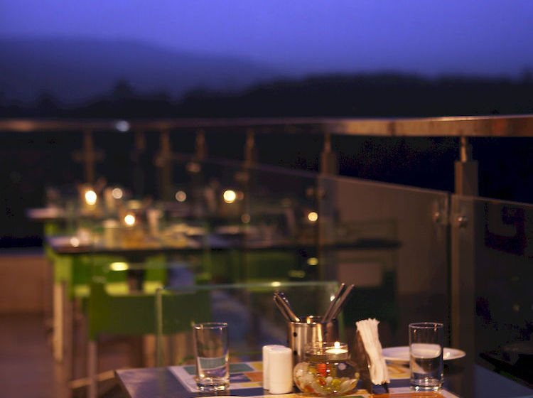 Lemon Tree Hotel Dehradun 12