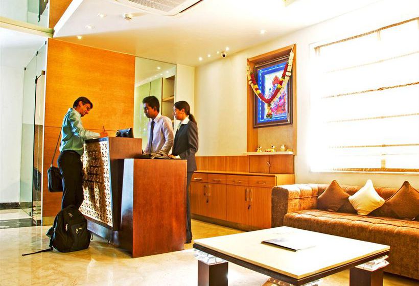 Hotel Green Leaves 5