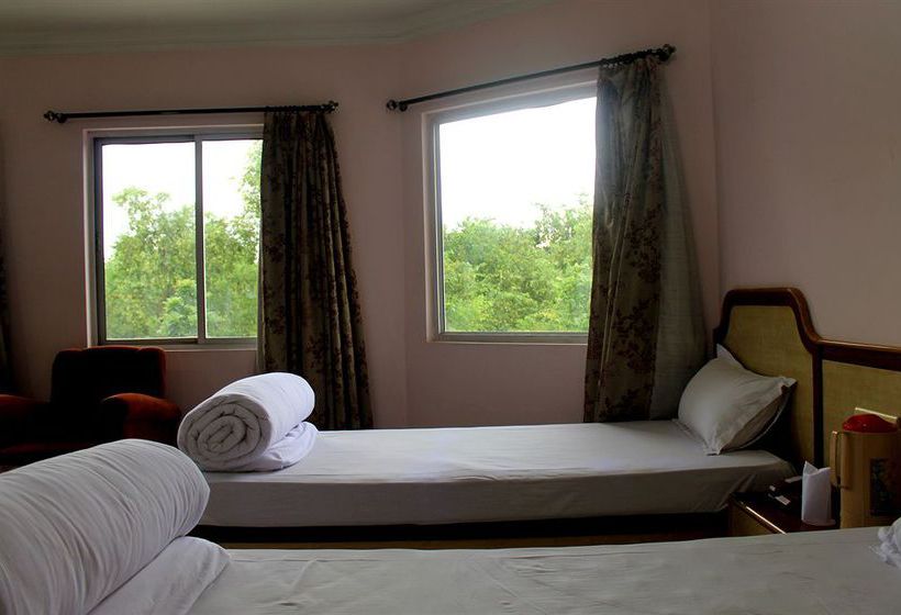 Hotel Delta International 12