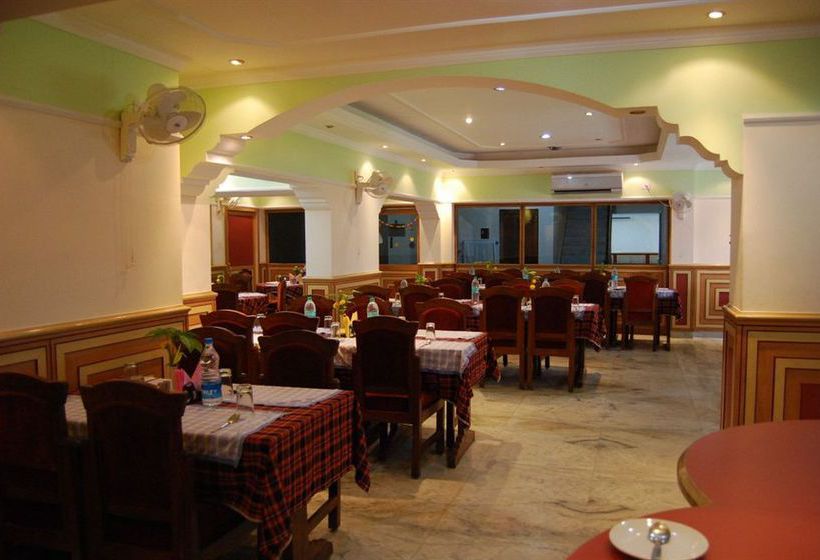 Hotel Delta International 3