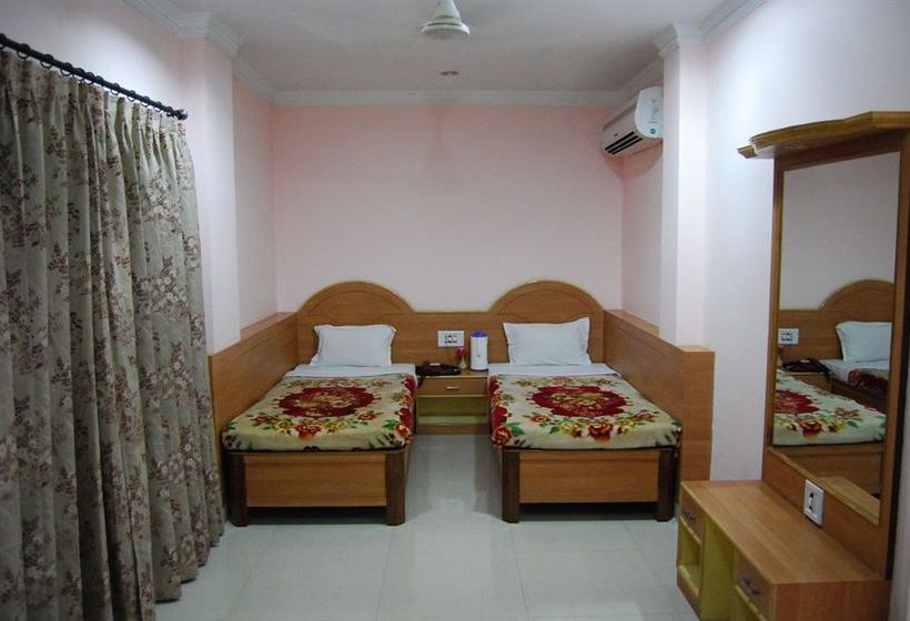 Hotel Delta International 7