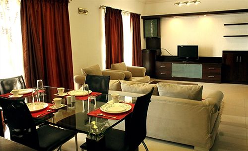 Hotel Sherwood Suites 15